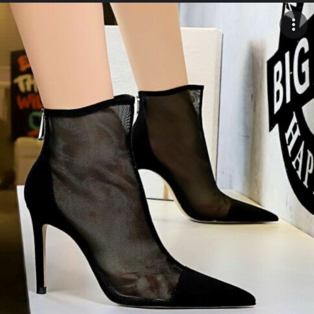 FOREVER 21 MESH FISHNET BLOCK HEEL POINTED TOE WOMEN"S ANKLE BOOT